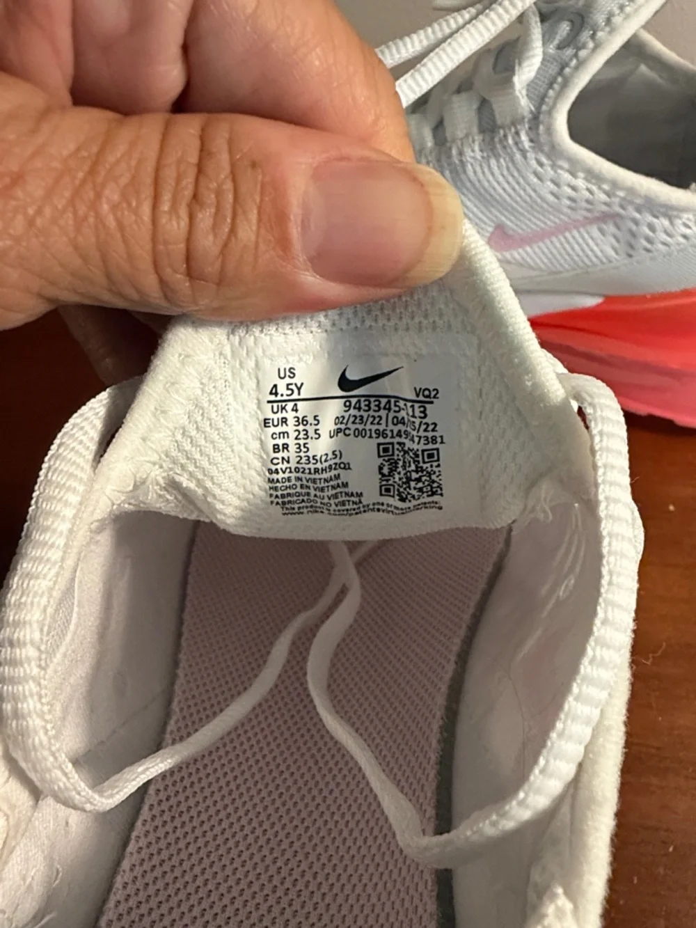 NWT Nike Air Max 270